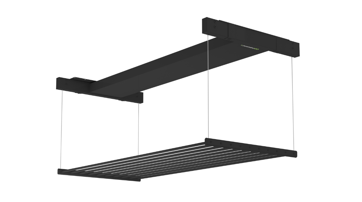 Suszarka automatyczna Zoomba zamontowana pod sufitem w garażu