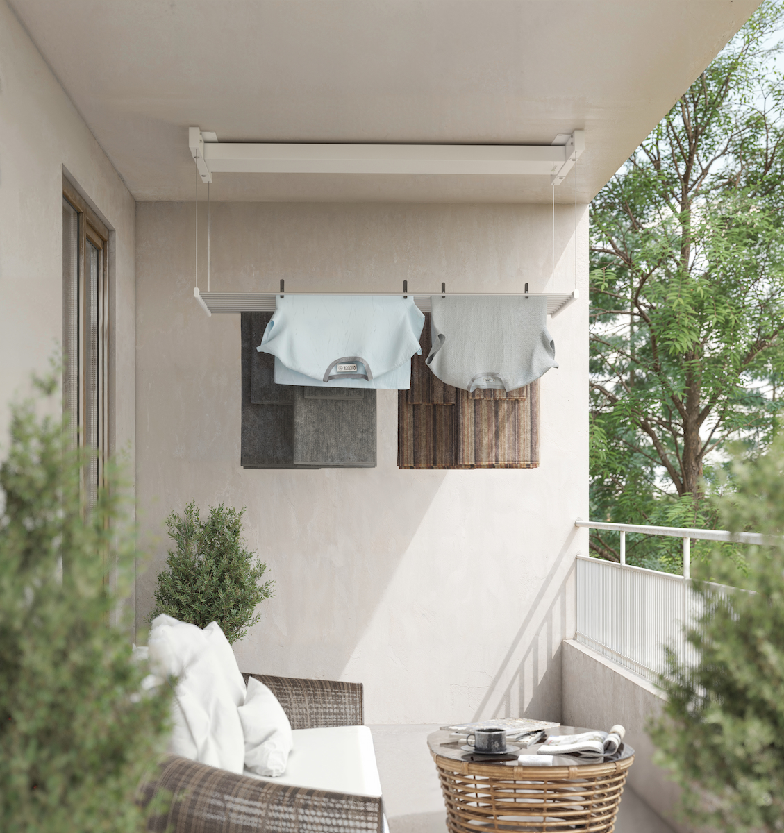 Deckentrockner Zoomba GO 160 in Weiß auf dem Balkon